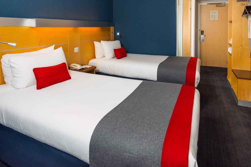 Express By Ihg Hotel